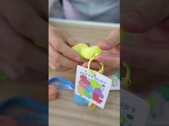 ของเล่นพวงกุญแจ LED พลาสติกสั่งทำพิเศษจากโรงงาน มี OEM