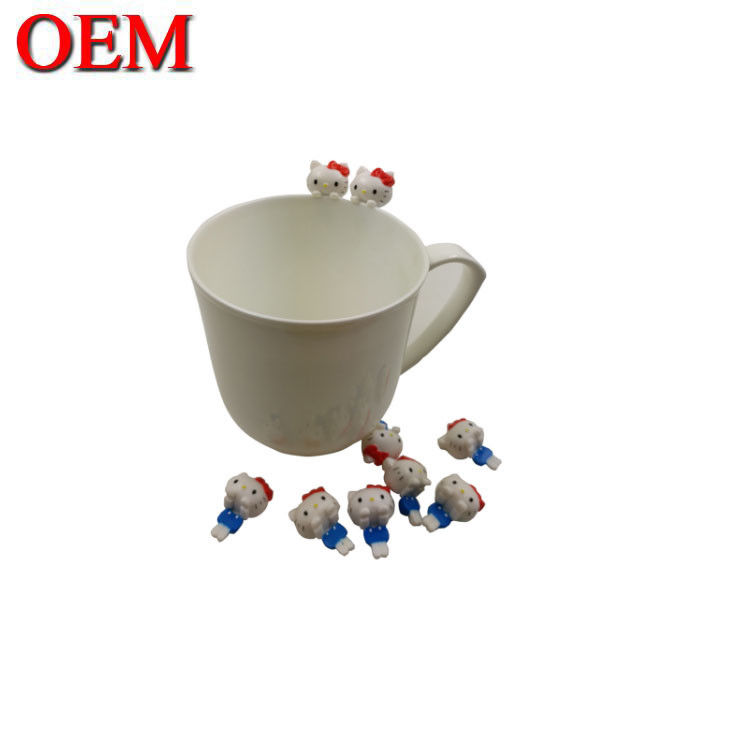 ผู้ผลิตของเล่นรูปแบบที่กําหนดเอง OEM การกําหนดเอง Kitty cat Mini Cup การ์ตูนของเล่นรูปแบบที่กําหนดเอง ของเล่นการออกแบบของคุณเอง