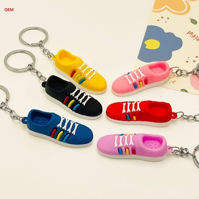3D รองเท้าขนาดเล็ก Keychain ตัวอักษร Keychain กับโลหะ Key Ring Custom Plasitc รูปภาพ Keychain
